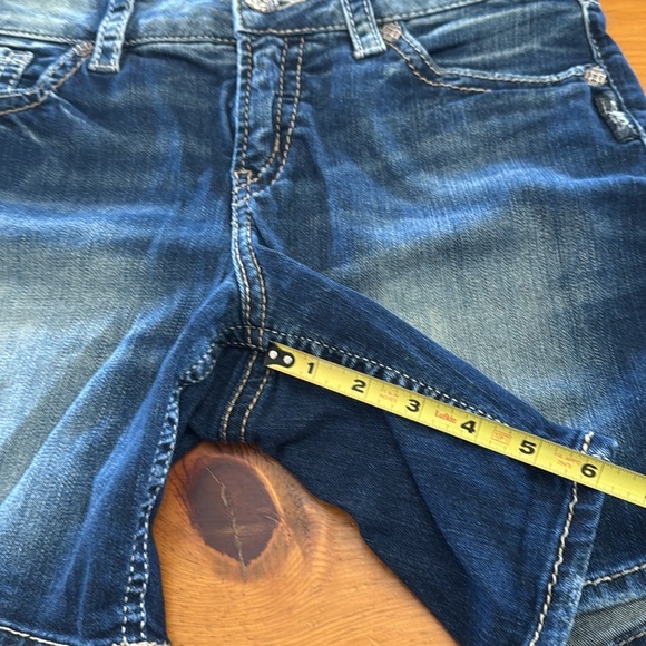 Silver Jeans Suki Mid Shorts - Picture 11 of 11